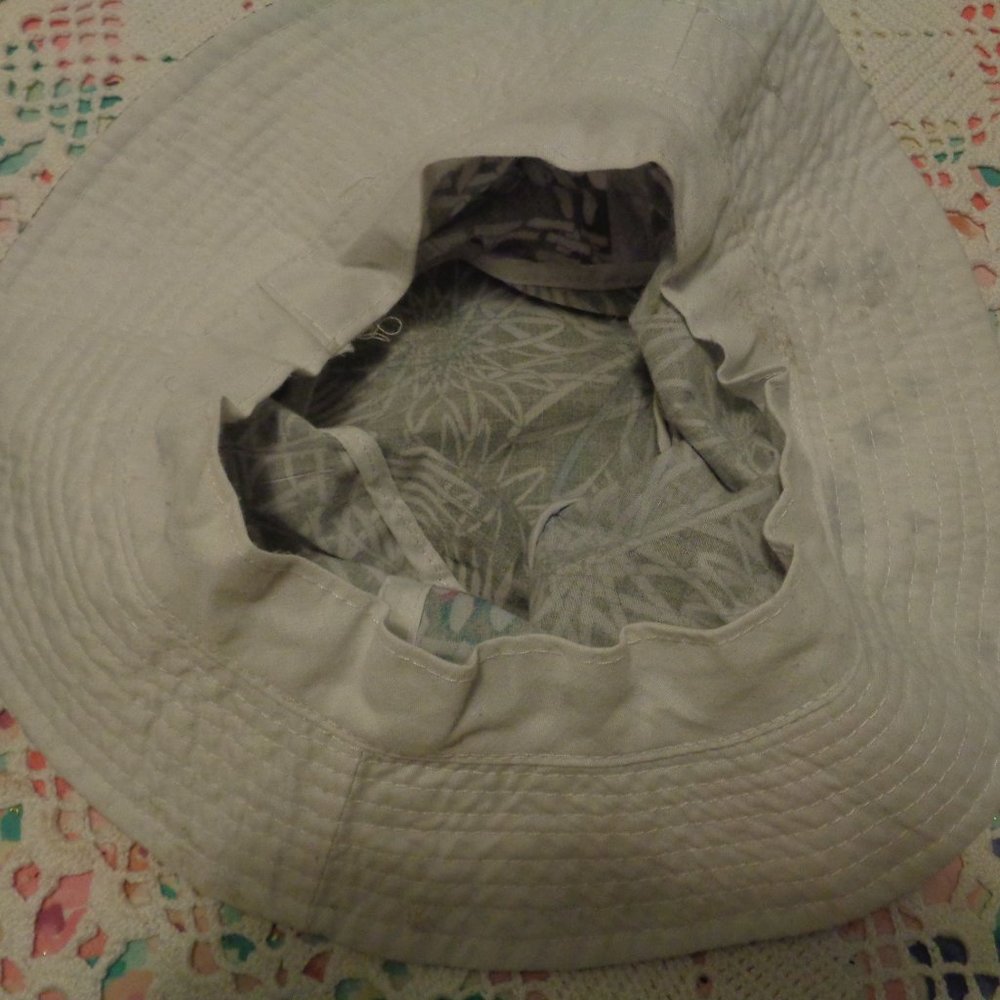 FAUX FUR HAT & PRETTY SUNHAT 2 - Picture 5 of 6